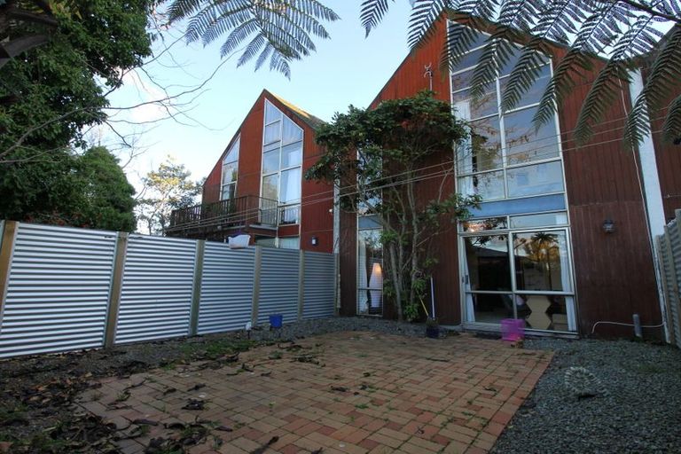 Photo of property in 2/341 College Street, West End, Palmerston North, 4410