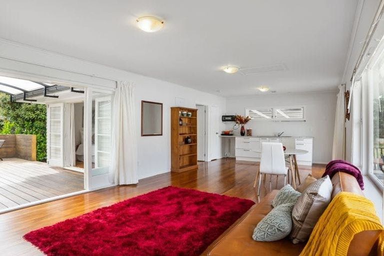 Photo of property in 5 Domain Road, Mangere Bridge, Auckland, 2022