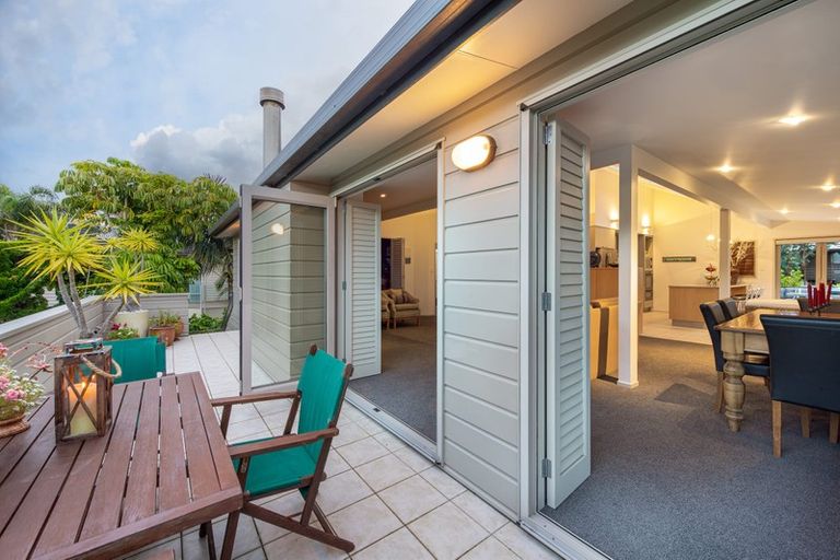 Photo of property in 27 Ocean View Road, Milford, Auckland, 0620