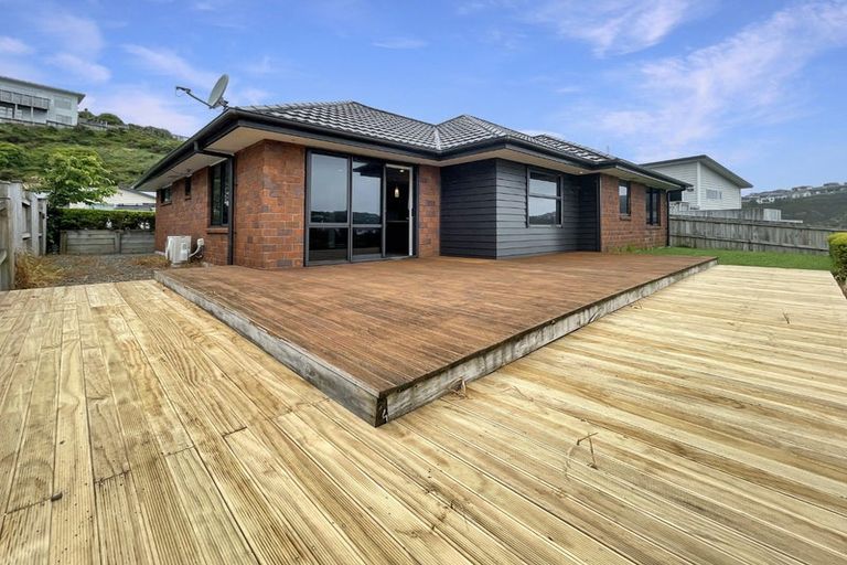 Photo of property in 40 Cresswell Place, Johnsonville, Wellington, 6037