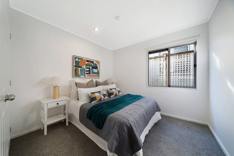 Photo of property in 8 Lockington Avenue, Henderson, Auckland, 0612