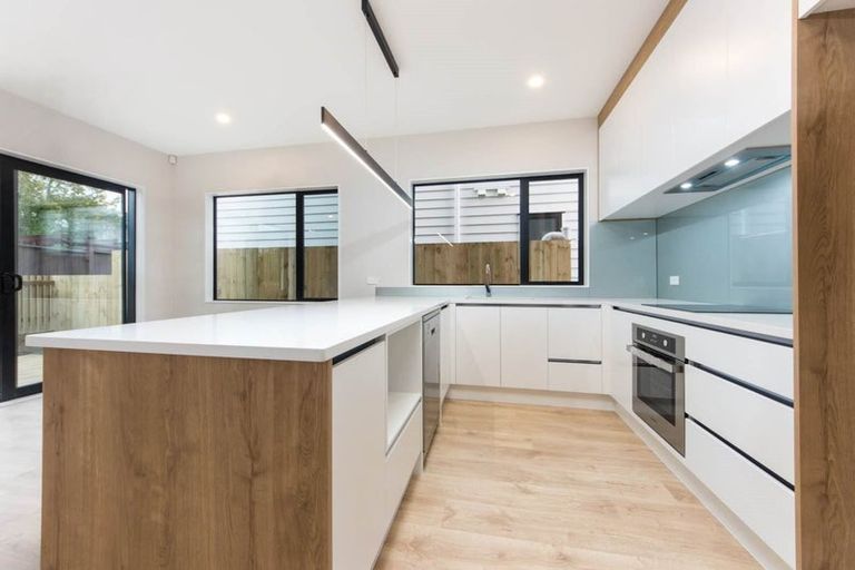 Photo of property in 54c Chilcott Road, Henderson, Auckland, 0612