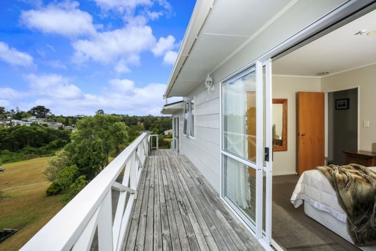 Photo of property in 1/19 Romulus Place, Totara Vale, Auckland, 0629