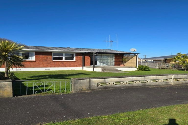 Photo of property in 1 Cotton Street, St Andrews, Hamilton, 3200