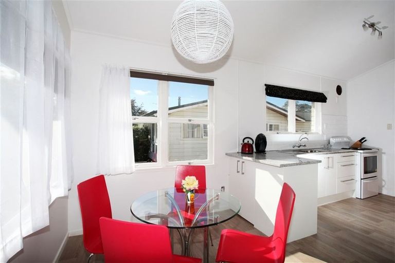 Photo of property in 16 Churchill Street, Pukekohe, 2120