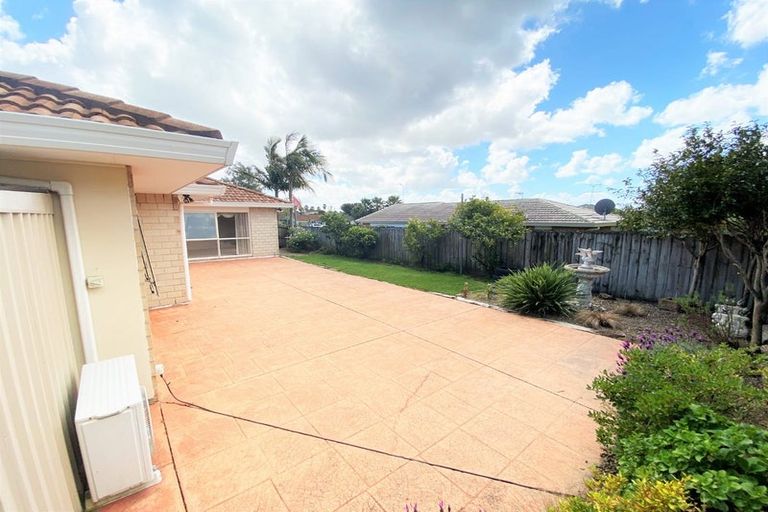 Photo of property in 22 Nuneaton Drive, Flat Bush, Auckland, 2019