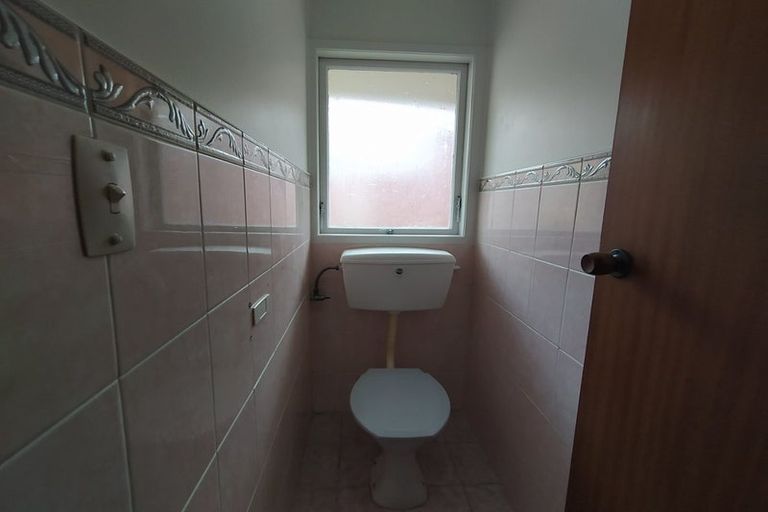 Photo of property in 82 Archmillen Avenue, Pakuranga Heights, Auckland, 2010