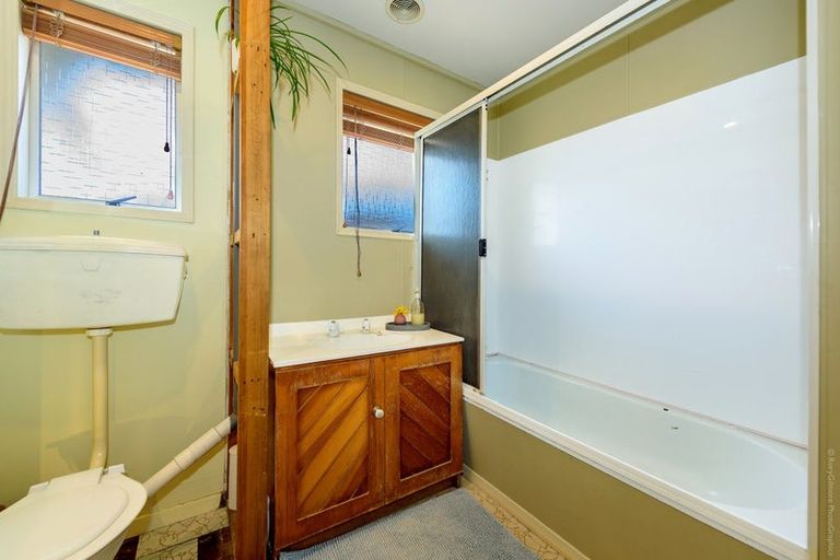 Photo of property in 28 Sandra Street, South New Brighton, Christchurch, 8062