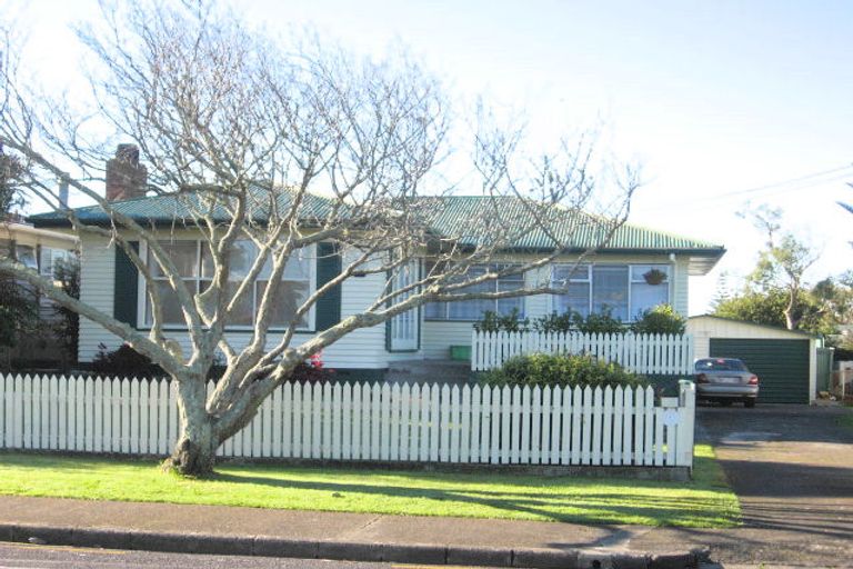 Photo of property in 37 Mckean Avenue, Manurewa, Auckland, 2102