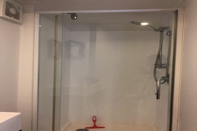 Photo of property in 2 Zion Road, Birkenhead, Auckland, 0626