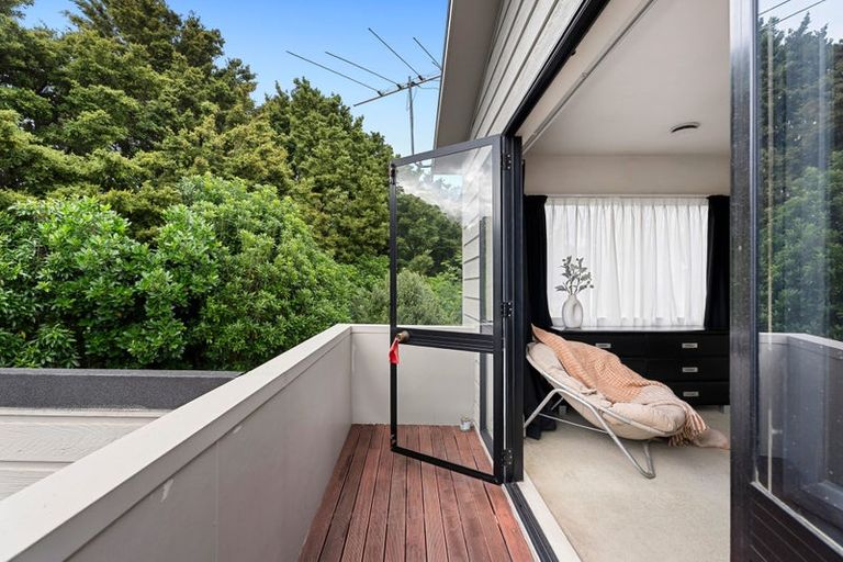 Photo of property in 99a Redoubt Road, Goodwood Heights, Auckland, 2105
