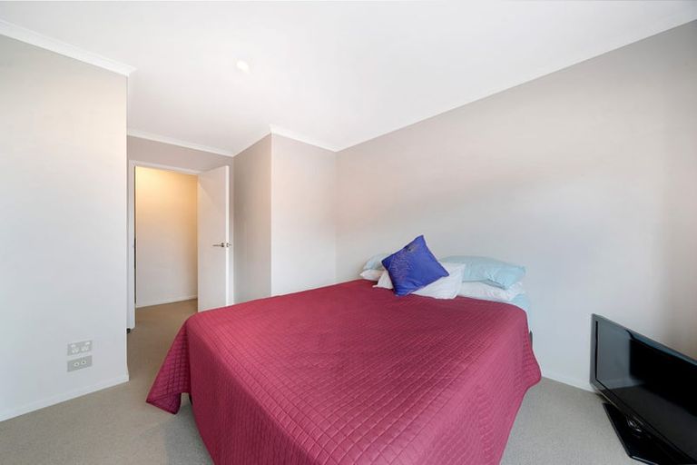 Photo of property in 5 Tuatua Road, Hobsonville, Auckland, 0616