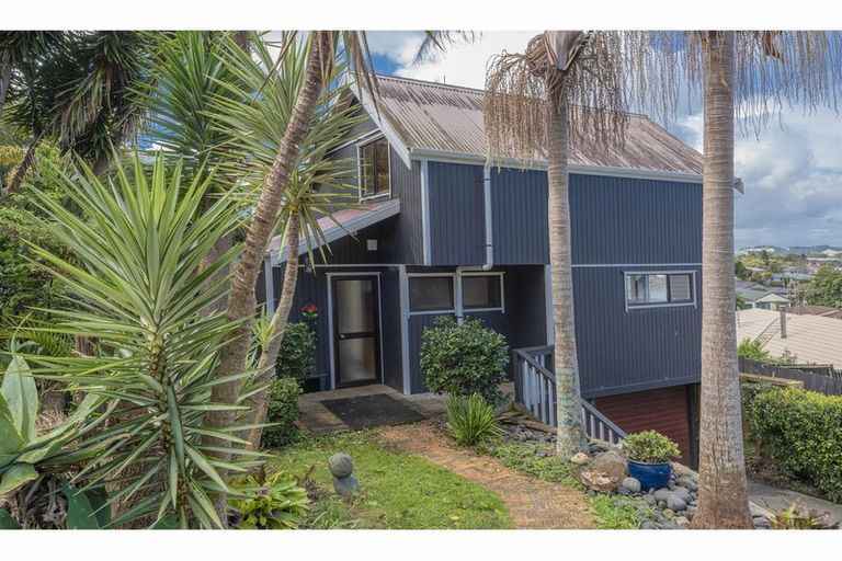 Photo of property in 8a Granfield Place, Te Kamo, Whangarei, 0112