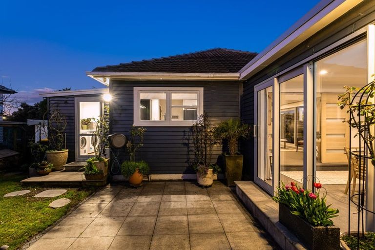 Photo of property in 140 Main Road, Titahi Bay, Porirua, 5022