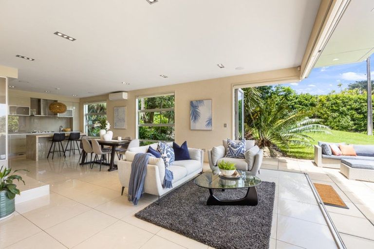 Photo of property in 42a Tindalls Bay Road, Tindalls Beach, Whangaparaoa, 0930