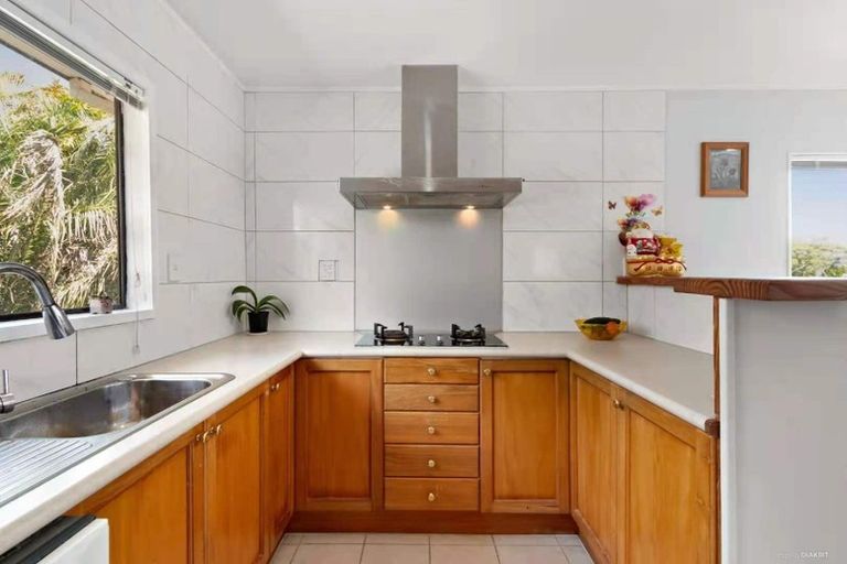 Photo of property in 1/94 Prince Regent Drive, Half Moon Bay, Auckland, 2012