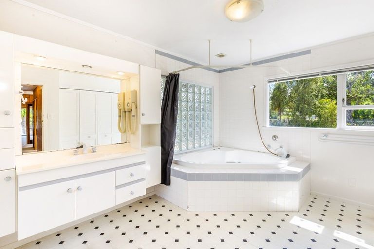 Photo of property in 1 Nisbet Terrace, Kinloch, Taupo, 3377