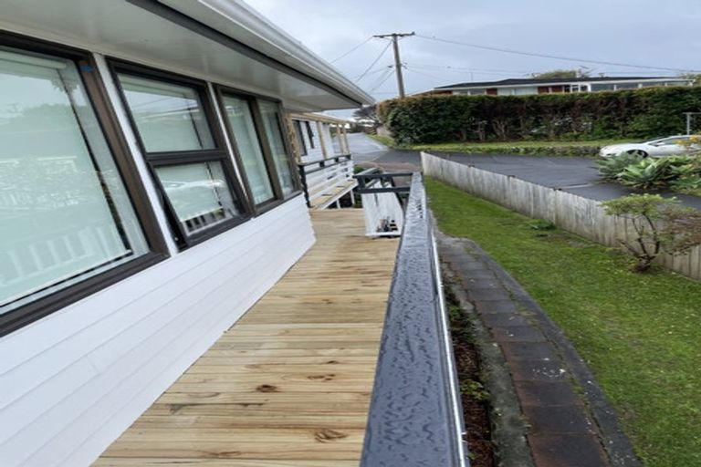 Photo of property in 166 Carlisle Road, Northcross, Auckland, 0632