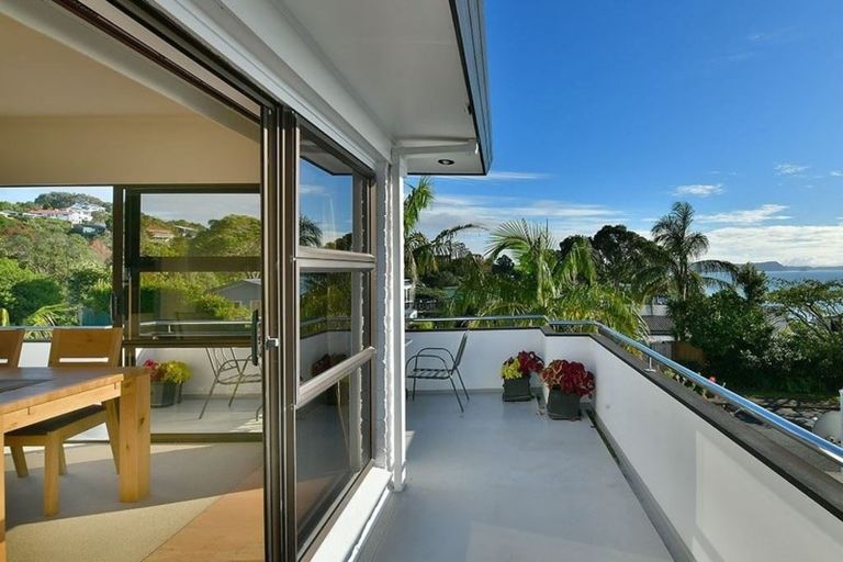 Photo of property in 3 Elgin Place, Red Beach, 0932