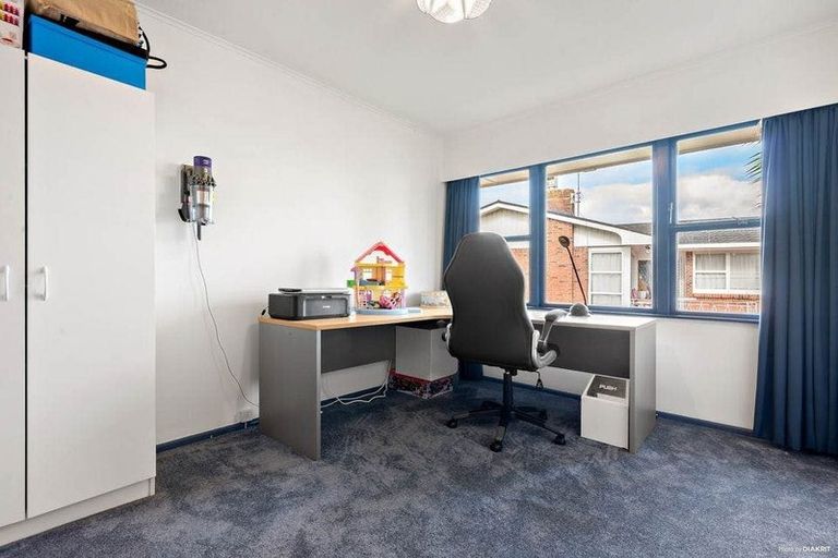 Photo of property in 1/27 Buckingham Crescent, Manukau, Auckland, 2025