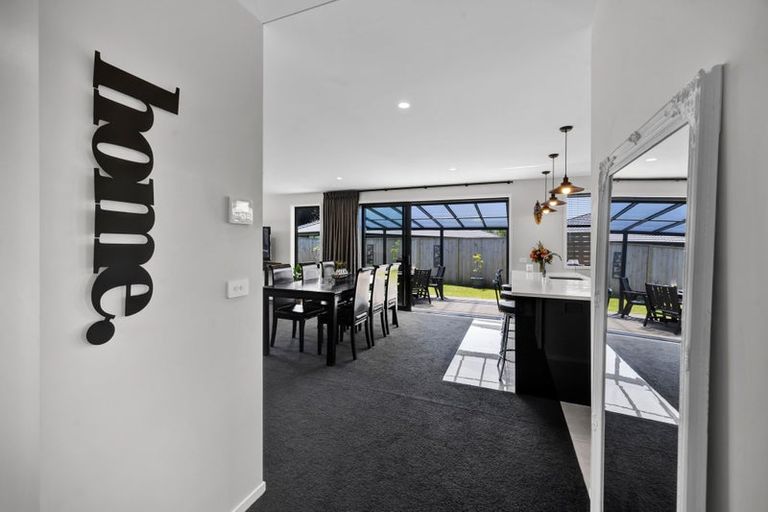 Photo of property in 8 Wheki Lane, Inglewood, 4330