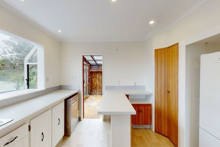 Photo of property in 91 Black Rock Road, Newlands, Wellington, 6037