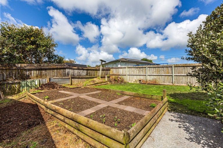 Photo of property in 44 Taihiki Road, Clarks Beach, 2122