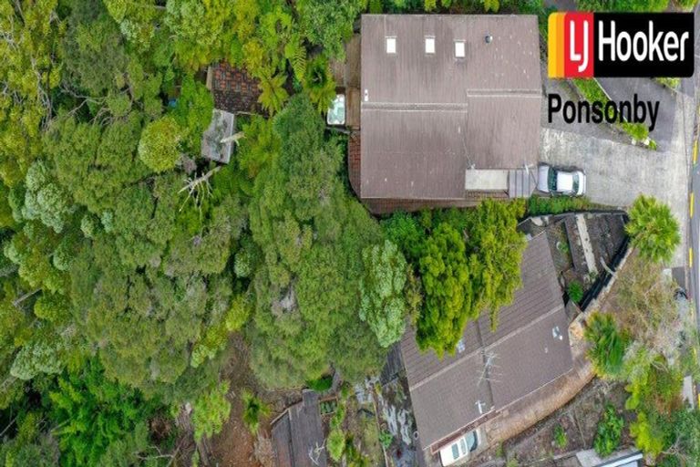 Photo of property in 202 Godley Road, Titirangi, Auckland, 0604