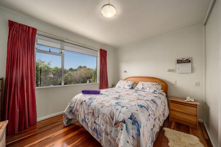 Photo of property in 2 Windermeer Grove, Churton Park, Wellington, 6037