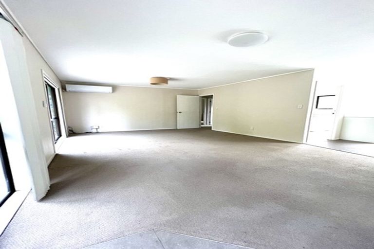 Photo of property in 242a East Coast Road, Forrest Hill, Auckland, 0620