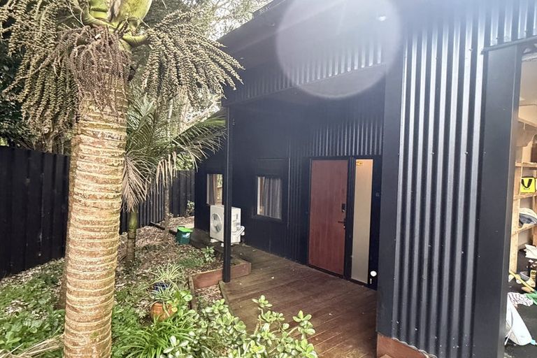 Photo of property in 40 Hiwihau Place, Glenfield, Auckland, 0629