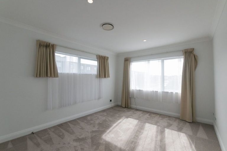 Photo of property in 69 Bordeaux Parade, Te Atatu South, Auckland, 0610