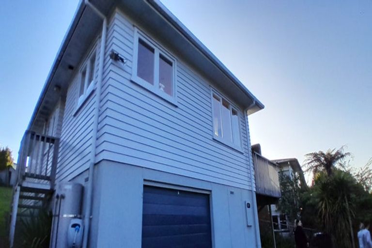 Photo of property in 13 Vandeleur Avenue, Birkdale, Auckland, 0626