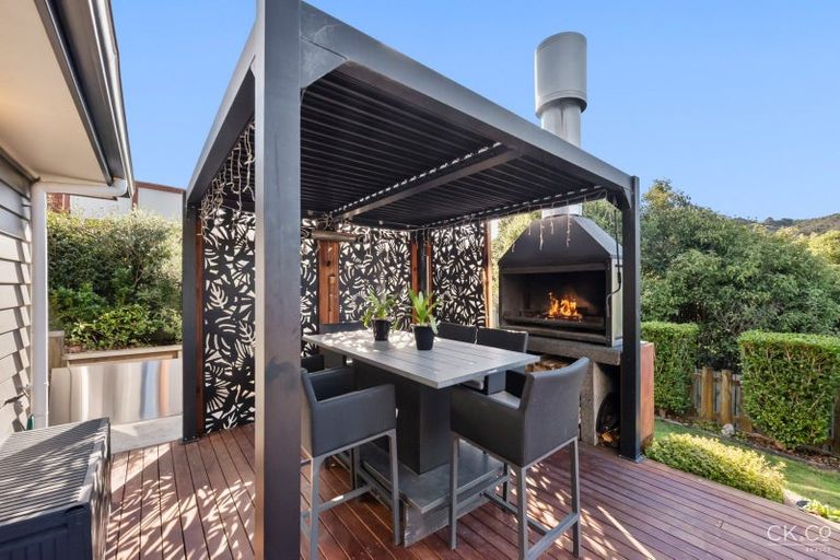 Photo of property in 15 Frankie Stevens Place, Riverstone Terraces, Upper Hutt, 5018