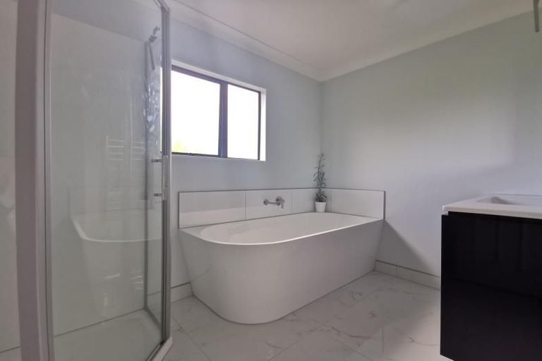 Photo of property in 26 Amesbury Drive, Churton Park, Wellington, 6037