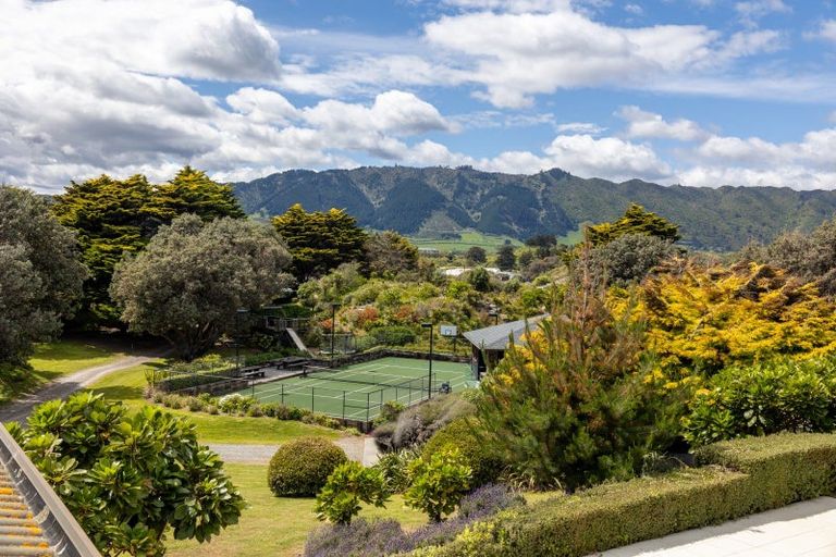 Photo of property in 24 Paetawa Road, Peka Peka, Waikanae, 5391