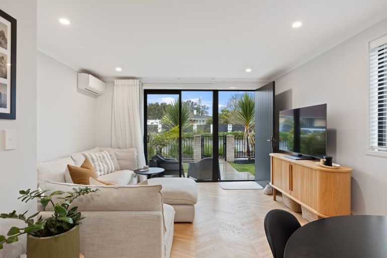 Photo of property in 10 Patariki Way, Beach Haven, Auckland, 0626