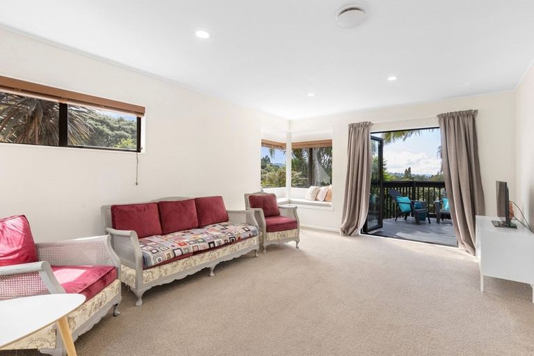 Photo of property in 3b Laingrange Place, Laingholm, Auckland, 0604