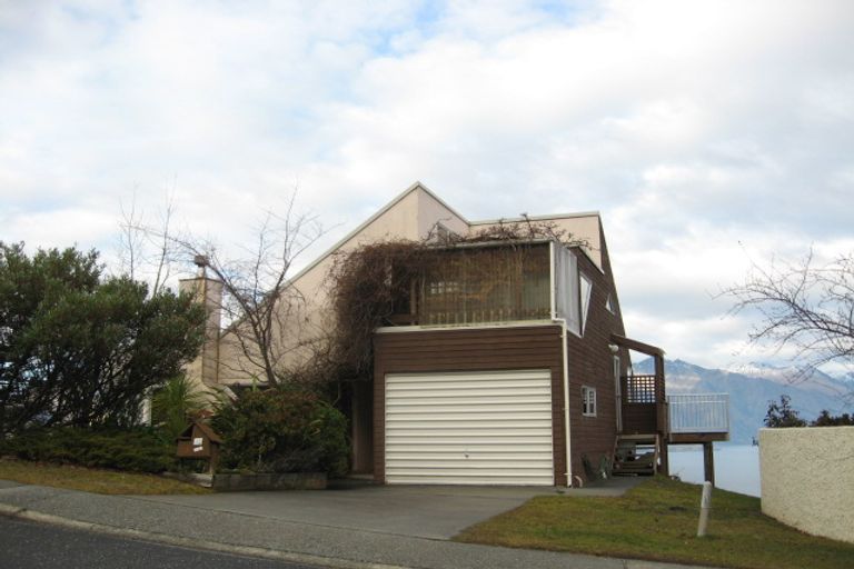 Photo of property in 43 Greenstone Place, Fernhill, Queenstown, 9300