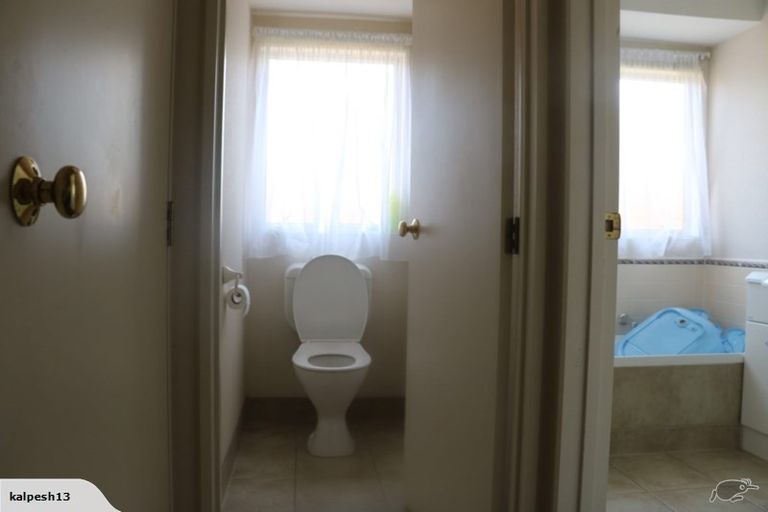 Photo of property in 10 Sambrooke Crescent, Flat Bush, Auckland, 2019