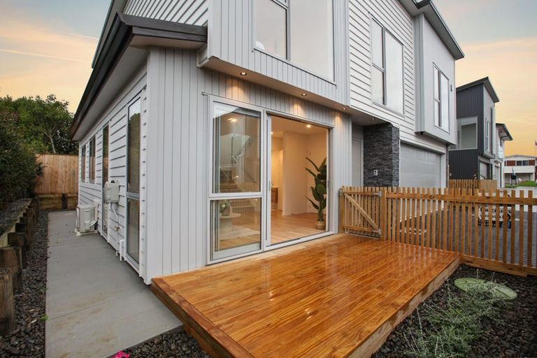 Photo of property in 37b Sorrel Crescent, Bucklands Beach, Auckland, 2012