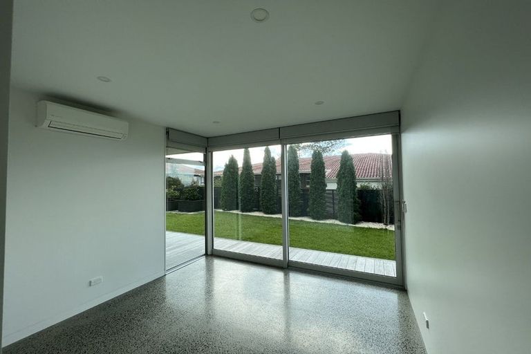 Photo of property in 451 East Coast Road, Murrays Bay, Auckland, 0630