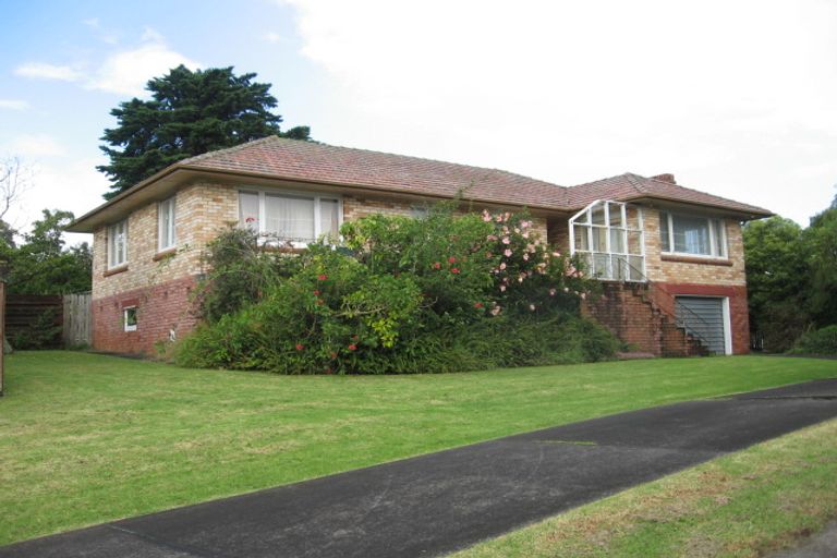 Photo of property in 21 Benygloe Place, Highland Park, Auckland, 2010