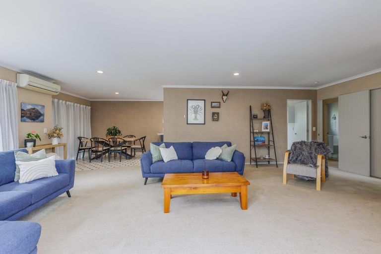 Photo of property in 21 Watts Street, Waipawa, 4210