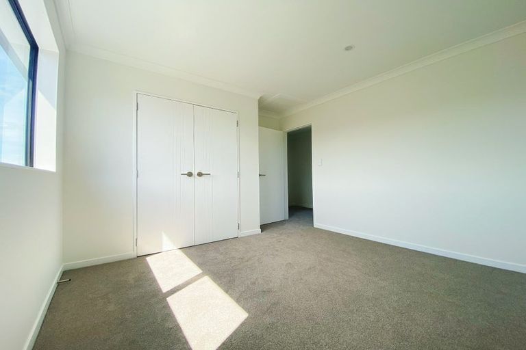 Photo of property in 37c Forrest Hill Road, Milford, Auckland, 0620