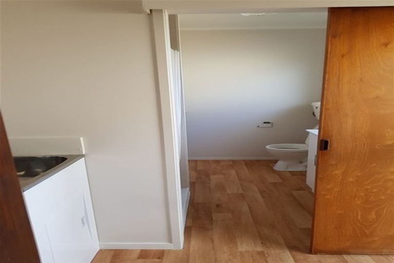 Photo of property in 7b Edgewater Parade, Waiuku, 2123