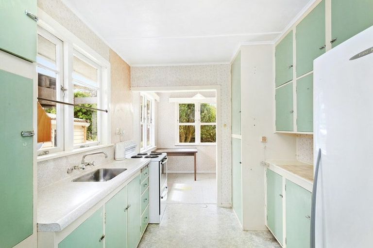 Photo of property in 57 Franklyn Road, Tawa, Wellington, 5028