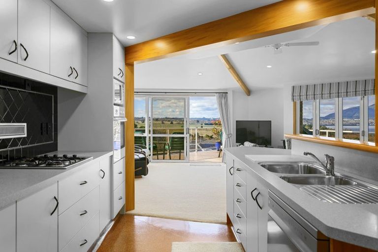 Photo of property in 15 Cherry Lane, Acacia Bay, Taupo, 3330