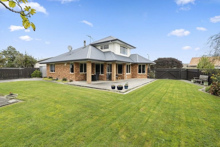 Photo of property in 34 Caroline Crescent, Highbury, Palmerston North, 4412