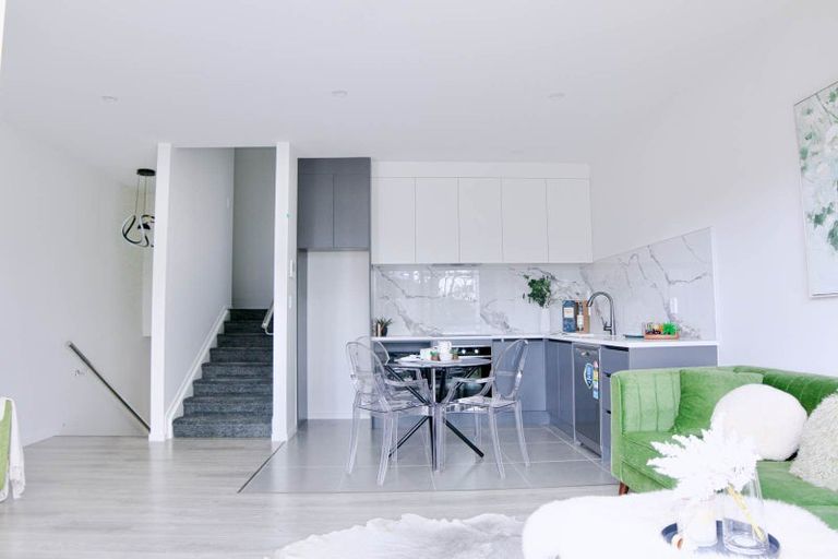 Photo of property in 27 Korokio Lane, Henderson, Auckland, 0612